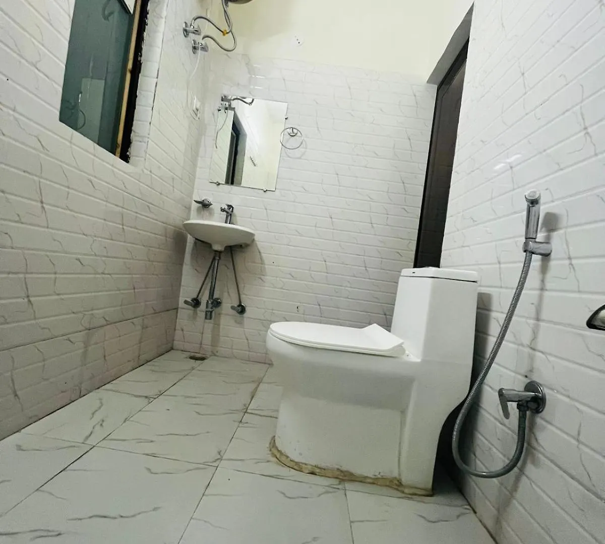 Hotel Badal Inn - Safdarjung Enclave New Delhi 0*,  India