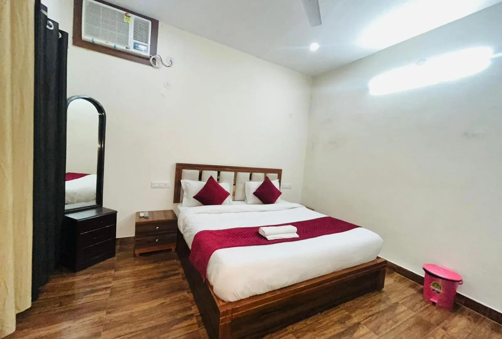 Hotel Badal Inn - Safdarjung Enclave New Delhi